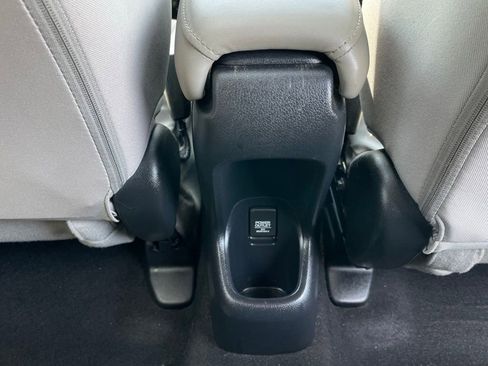 Certified 2017 Honda HR-V EX image 40