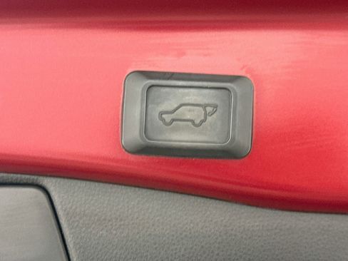 Used 2019 Toyota RAV4 Limited AWD/4WD image 32