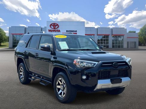 Certified 2024 Toyota 4Runner TRD Off-Road Premium w/ Moonroof Package AWD/4WD image 2