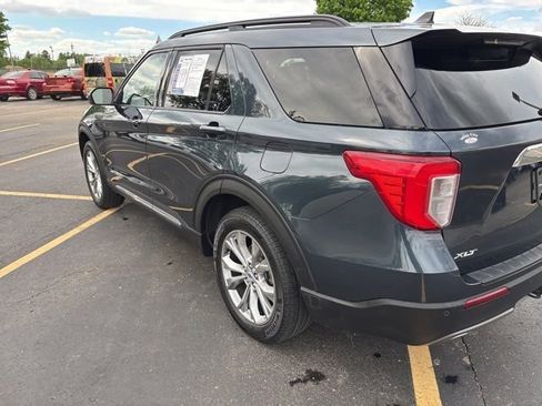 Used 2023 Ford Explorer XLT w/ Equipment Group 202A AWD/4WD image 18