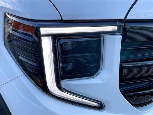 Used 2024 GMC Sierra 1500 Elevation image 30