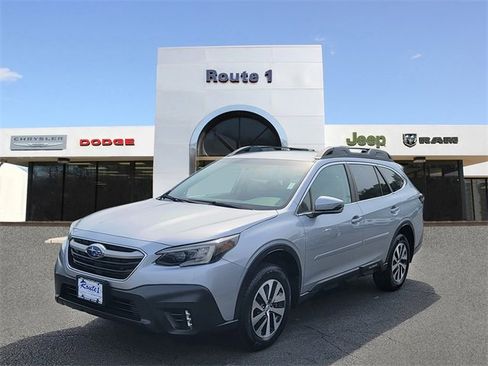 Used 2022 Subaru Outback Premium image 2