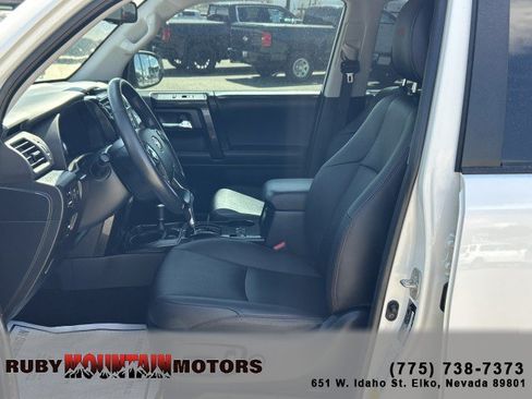 Used 2023 Toyota 4Runner TRD Off-Road Premium w/ Moonroof Package AWD/4WD image 11