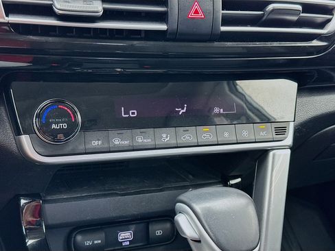 Used 2022 Kia Seltos EX image 12