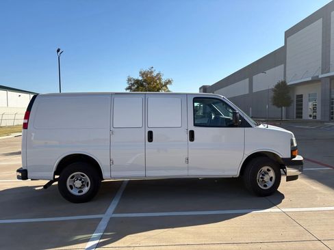 Used 2020 Chevrolet Express 2500 w/ Enhanced Convenience Package image 5