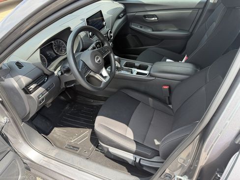 Used 2024 Nissan Sentra SV FWD image 9