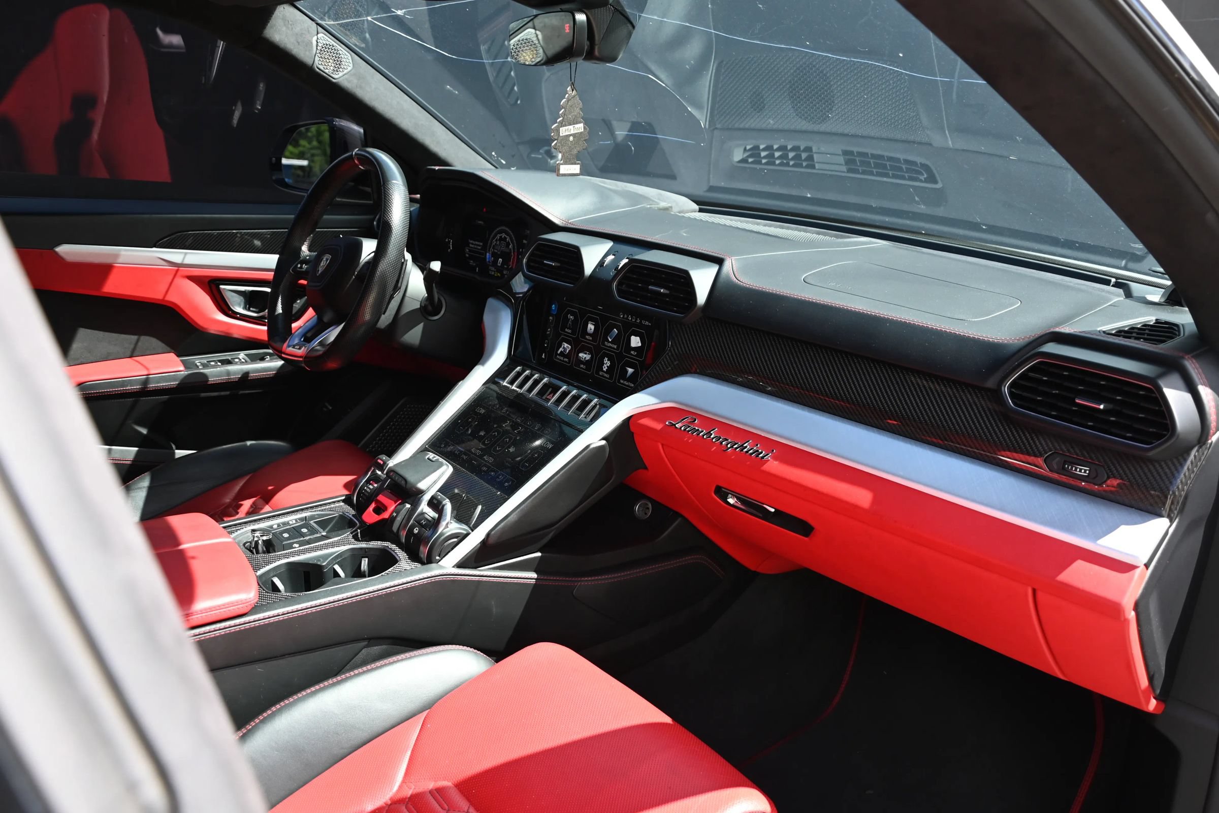 Used 2021 Lamborghini Urus AWD/4WD image 16