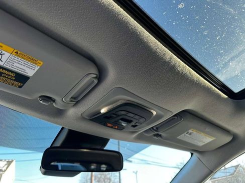 Used 2022 Toyota Corolla Cross LE w/ Moonroof Package image 18