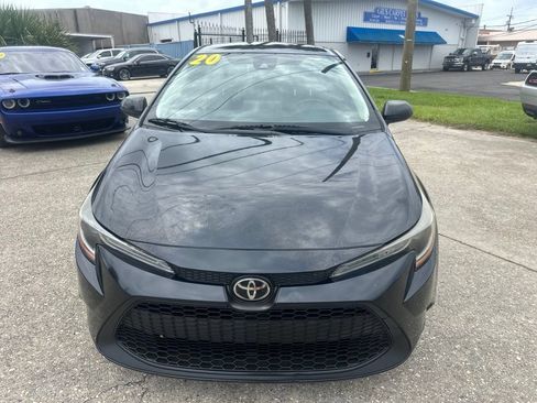 Used 2020 Toyota Corolla LE FWD image 2