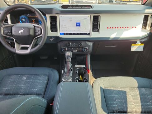 New 2026 Ford Bronco Heritage Edition AWD/4WD image 11