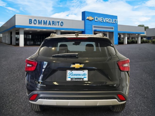 New 2026 Chevrolet Trax LT w/ Driver Confidence Package FWD image 4