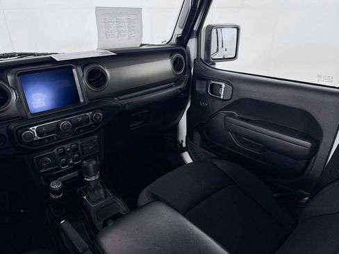 Used 2022 Jeep Gladiator Sport AWD/4WD image 23