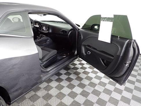 Used 2019 Dodge Challenger SXT RWD image 29