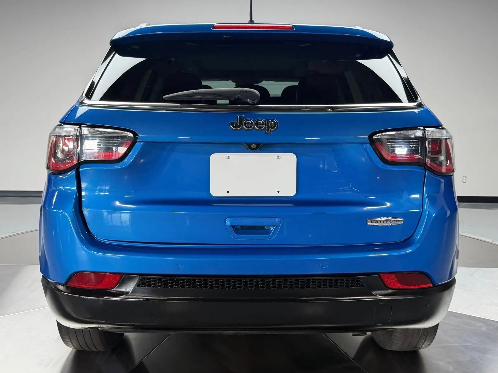 Used 2020 Jeep Compass Latitude FWD image 5