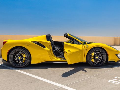Used 2020 Ferrari 488 Pista Spider RWD image 15