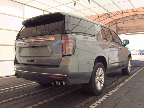Used 2023 Chevrolet Suburban Premier image 4