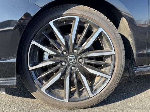 Used 2023 Honda Accord Touring image 9