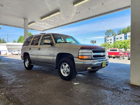 Used 2001 Chevrolet Tahoe LT w/ LT Preferred Equipment Group AWD/4WD image 7