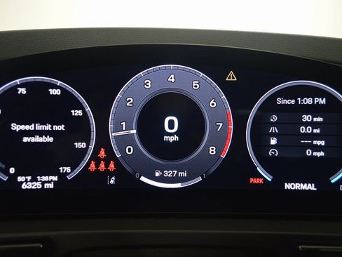 Certified 2025 Porsche Cayenne AWD/4WD image 24