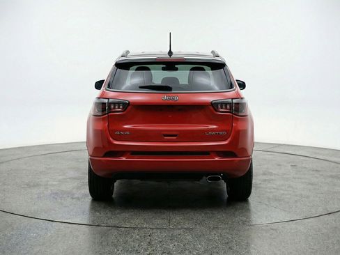 Used 2025 Jeep Compass Trailhawk image 7