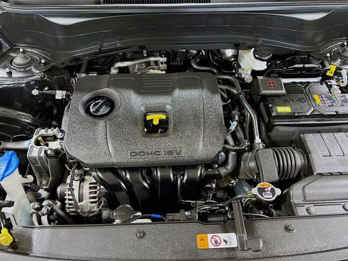 Certified 2025 Kia Seltos S image 28