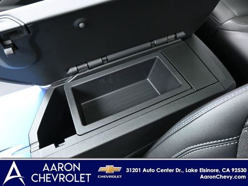 New 2026 Chevrolet Equinox EV LT w/ LPO, Blackout Package AWD/4WD image 24