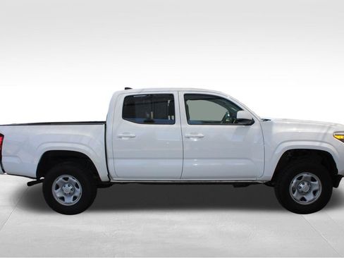 Used 2020 Toyota Tacoma SR AWD/4WD image 18