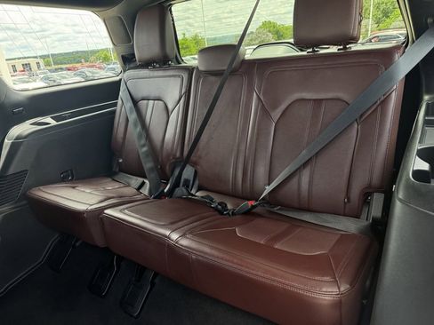 Used 2023 Ford Expedition Limited AWD/4WD image 27