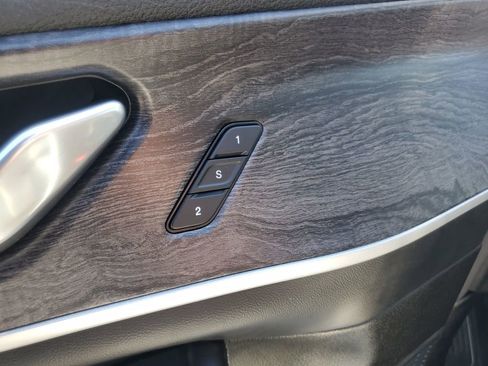 Used 2023 Jeep Grand Cherokee Limited image 9