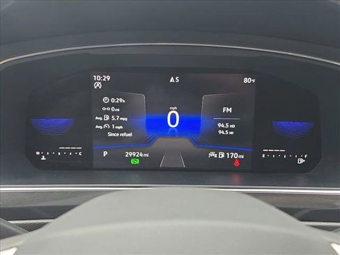 Used 2023 Volkswagen Tiguan SE w/ Panoramic Sunroof Package FWD image 11