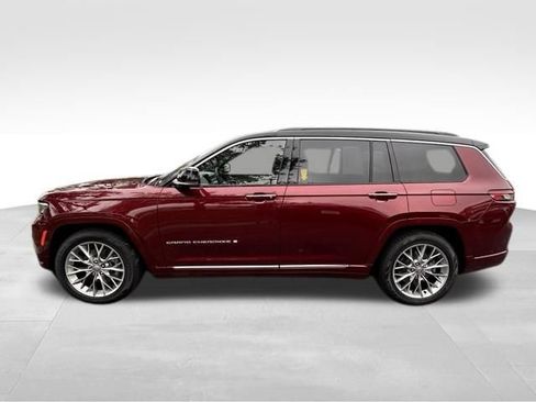 Used 2025 Jeep Grand Cherokee L Summit w/ Luxury Tech Group V AWD/4WD image 3