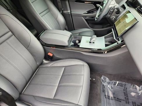 Used 2025 Land Rover Range Rover Evoque S image 16