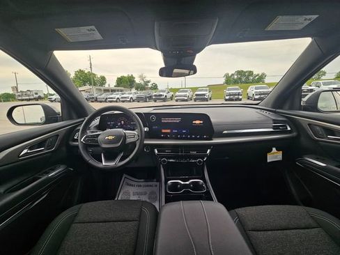 New 2026 Chevrolet Traverse LT FWD image 12
