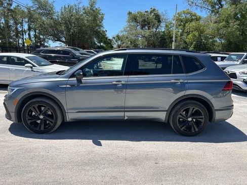 Used 2024 Volkswagen Tiguan SE R-Line FWD image 16