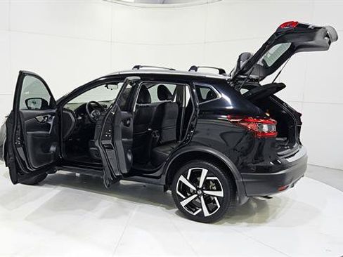 Certified 2022 Nissan Rogue Sport SL FWD image 31