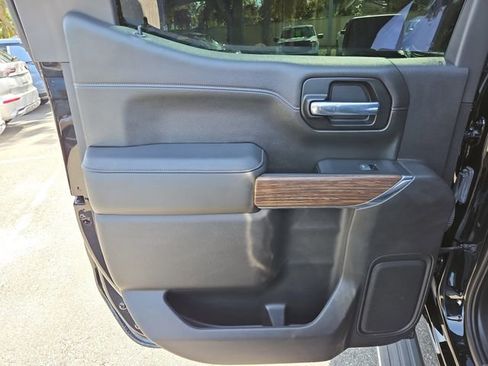 Used 2021 Chevrolet Silverado 1500 High Country w/ Technology Package image 15