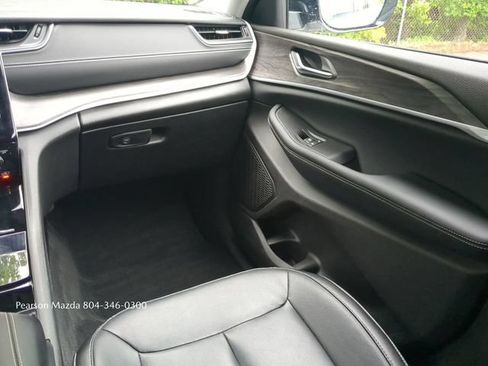 Used 2023 Jeep Grand Cherokee Limited AWD/4WD image 18