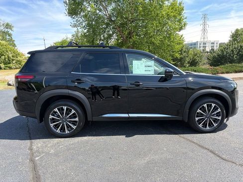 New 2026 Nissan Pathfinder Platinum AWD/4WD image 6