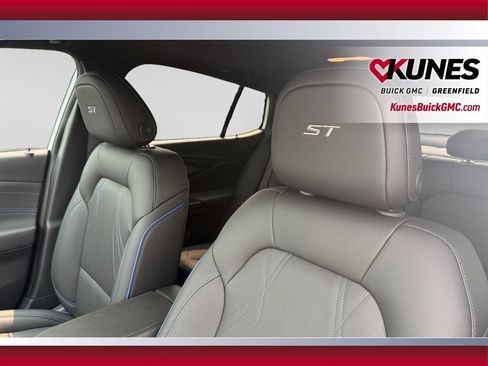 New 2026 Buick Envista Sport Touring w/ Convenience I Package FWD image 17