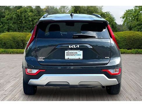 Used 2025 Kia Niro LX FWD image 5