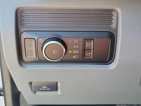 Certified 2025 Ford F250 XLT AWD/4WD image 23