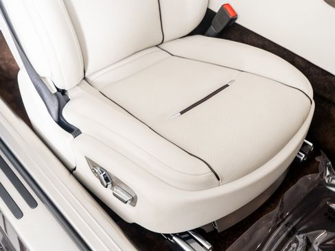 Used 2017 Rolls-Royce Dawn image 31