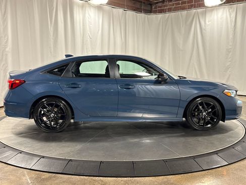 Used 2025 Honda Civic Sport image 6