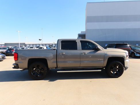 Used 2017 Chevrolet Silverado 1500 LT w/ Texas Edition image 10
