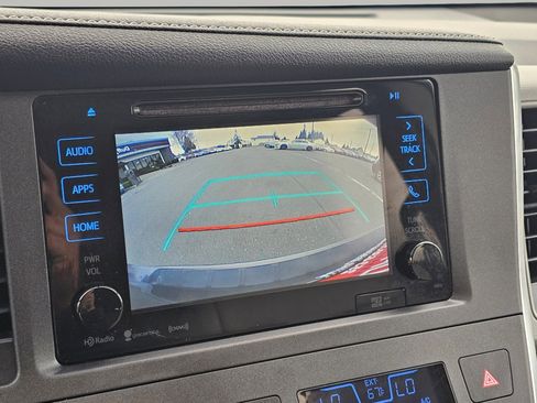Used 2017 Toyota Sienna XLE w/ XLE Navigation Package AWD/4WD image 8