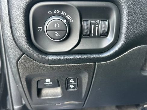 Used 2021 RAM 1500 Laramie AWD/4WD image 19