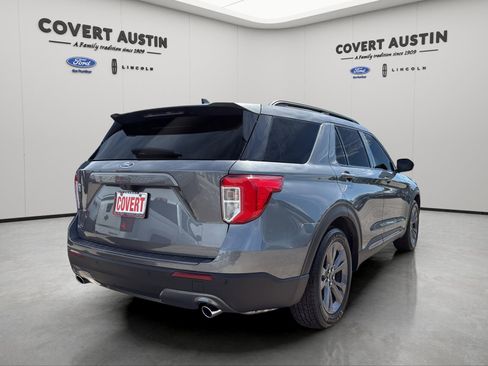 Used 2023 Ford Explorer XLT w/ Equipment Group 202A RWD image 5