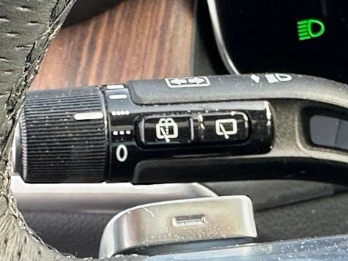 Certified 2024 Mercedes-Benz GLC 300 4MATIC image 19