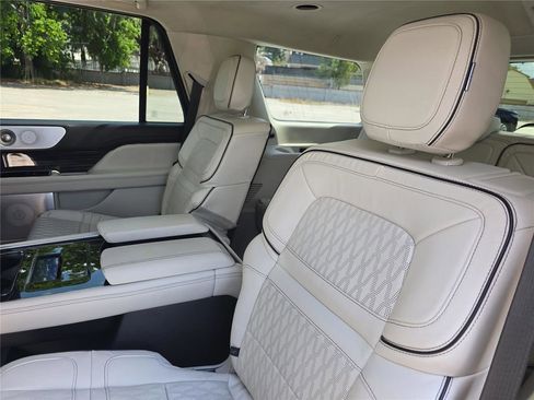 Certified 2023 Lincoln Navigator Black Label AWD/4WD image 12