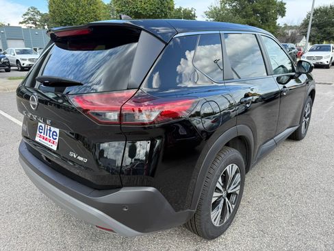 Used 2023 Nissan Rogue SV AWD/4WD image 7